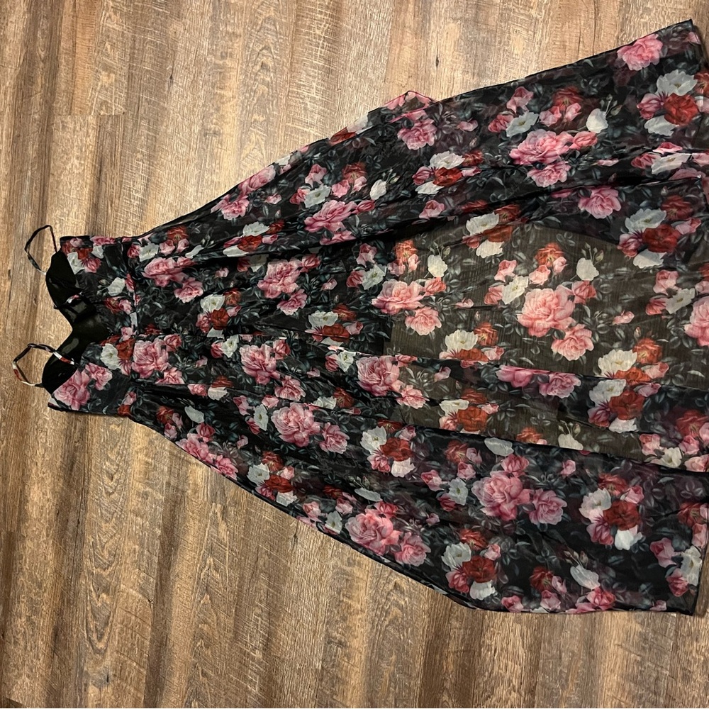 Lulu's Floral Dress in Pink and Black - Picture 4 of 6